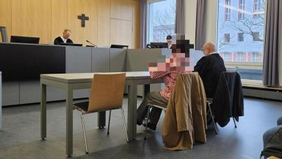Bild: Sonja Kaute
Wegen sexueller Belästigung stand am Dienstag ein Pflegeassistent vor dem Amtsgericht in Weiden. Ihm wurde vorgeworfen, in einem Seniorenheim eine Praktikantin belästigt zu haben.