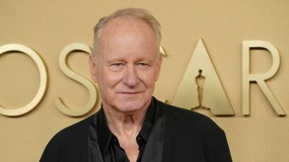 Bild: Jordan Strauss/Invision/AP/dpa
Stellan Skarsgard war bei den Oscars als bester Nebendarsteller nominiert. (Archivbild)