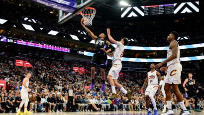 Bild: Tyler Tate/AP/dpa
Die Cavaliers holten sich den Sieg in Salt Lake City.