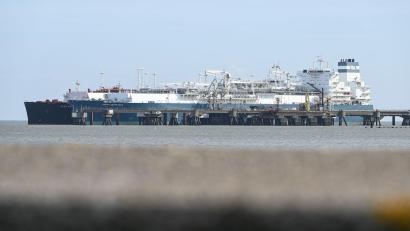 Bild: Lars Penning/dpa
An den deutschen LNG-Terminals wurde zuletzt so viel LNG angelandet wie noch nie zuvor. (Archivbild)