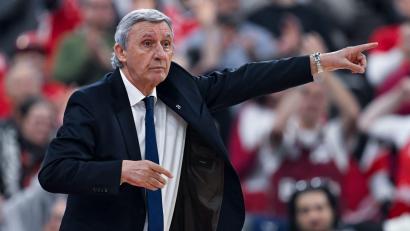 Bild: Sven Hoppe/dpa
Svetislav Pesic übernahm während der laufenden Saison noch einmal den FC Bayern. (Archivbild)