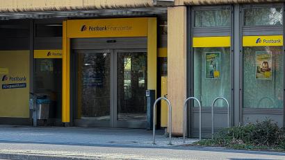 Bild: Stephan Huber
Die Postbank hat lange Zeit das Bild nahe des Bahnhofs geprägt. Das ist ab 21. April vorbei.