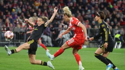 Bild: Karl-Josef Hildenbrand/dpa
Linda Dallmann erlöst die Münchnerinnen spät.