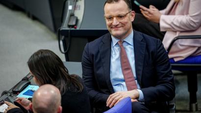 Bild: Kay Nietfeld/dpa
Jens Spahn lehnt die Begriffe homosexuell und queer für sich ab.