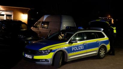 Bild: Georg Wendt/dpa
Ein totes Baby ist einer Mülltonne im Kreis Harburg entdeckt worden.