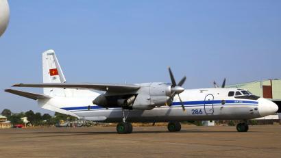Bild: Na Son Nguyen/AP/dpa
Ein Flugzeug ist auf der von Russland annektierten Schwarzmeer-Halbinsel Krim abgestürzt. (Symbolbild)