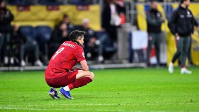 Bild: Pontus Lundahl/TT NYHETSBYRÅN/AP/dpa
Kann das WM-Aus für Polen kaum fassen: Robert Lewandowski