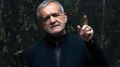 Bild: Vahid Salemi/AP/dpa
Peseschkian wendet sich in einem offenen Brief an die Amerikaner. (Archivbild)