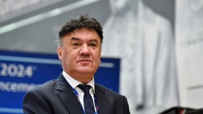 Bild: Harold Cunningham/UEFA via Getty Images/dpa
Borislaw Michajlow arbeitete früher auch für die UEFA. (Archivbild)