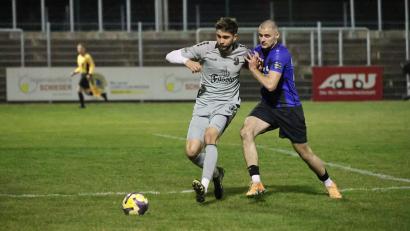 Bild: Dieter Jaeschke
Jahi Sylejmani (rechts) zählt zum zuletzt so starken Offensiv-Kollektiv der SpVgg SV Weiden