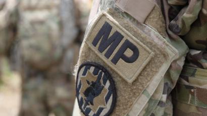 Symbolbild: Sgt. Melissa Lessard
Begehen US-Soldaten Straftaten auf deutschem Boden, stellt sich oft die Frage nach der Zuständigkeit der Ermittlungsbehörden.