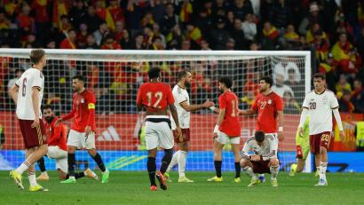 Bild: Joan Monfort/AP/dpa
Auf dem Spielfeld ging es weitgehend fair zu.