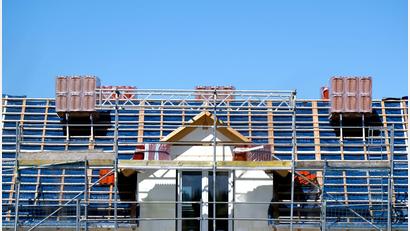 Bild: Sven Hoppe/dpa
Der Eigenheimkauf ist vor allem in Bayerns Ballungsräumen für viele nahezu unbezahlbar. (Symbolbild)