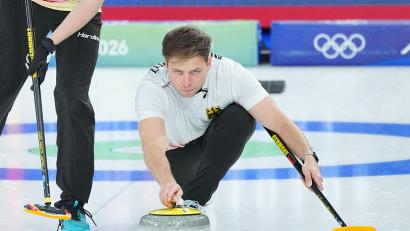 Bild: Michael Kappeler/dpa
Das deutsche Curling-Team um Marc Muskatewitz ist bei der WM ausgeschieden. (Archivbild)