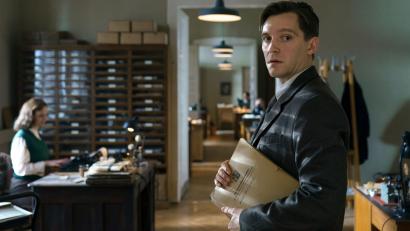 Bild: Christopher Schier/ARD Degeto Film/dpa
Für Jonas Nay, bekannt aus „Deutschland 83“, bedeutete die Rolle des Kripo-Ermittlers Jan Morava eine doppelte Herausforderung.