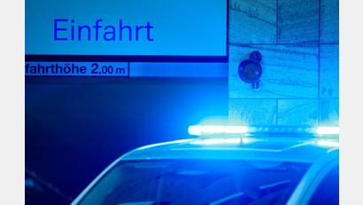 Bild: Christoph Reichwein/dpa
Die Polizei fand die drei Jugendlichen während eines anderen Einsatzes in einer Münchner Tiefgarage. (Symbolbild)