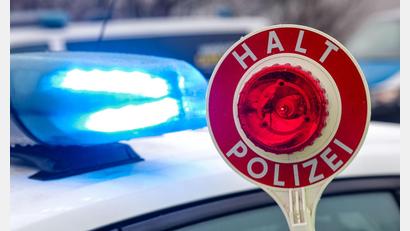 Bild: Jan Woitas/dpa
Die Polizei entdeckt die vier Welpen bei einer Kontrolle auf der A3. (Symbolbild)