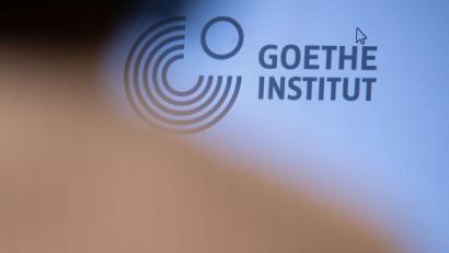 Bild: Sebastian Gollnow/dpa
Das Goethe-Institut bedauert, dass es bestimmte Social-Media-Posts der Künstlerin Basma al-Sharif nicht kannte. (Symbolbild)