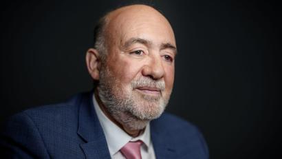 Bild: Michael Kappeler/dpa
Der israelische Botschafter Ron Prosor plädiert für Pflichtbesuche in KZ-Gedenkstätten. (Archivbild)