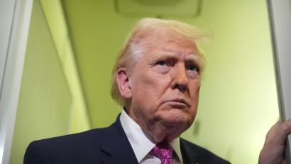 Bild: Mark Schiefelbein/AP/dpa
Der US-Präsident will die faktische Blockade der Straße von Hormus beenden. (Archivbild)