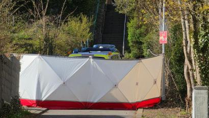 Bild: Kevin Schößler/dpa
Ein 22-Jähriger ist in der Nacht bei dem Einsatz gestorben.