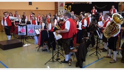 Bild: bö
Das Osterkonzert der Blaskapelle St. Ägidius in Schmidmühlen war die Auftaktveranstaltung für die Feierlichkeiten zum 50-jährigen Bestehen der Blaskapelle unter der Leitung von Christian Bäuml.
