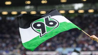 Bild: Swen Pförtner/dpa
Hannover 96 berichtet über einen Rassismus-Vorfall beim Spiel seines Regionalliga-Teams. (Archivbild)