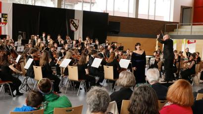 Bild: Bernhard Kreuzer
Die Sopranistin Aleksandra Gawrych steht zu Beginn des Konzerts im Mittelpunkt.