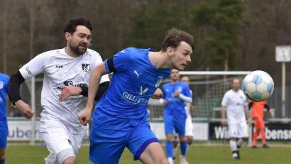 Bild: Hans Mark
Einen Sieg und eine Neiderlage gab es für den SV Schwarzhofen (blaue Trikots) am Oster-Wochenende.