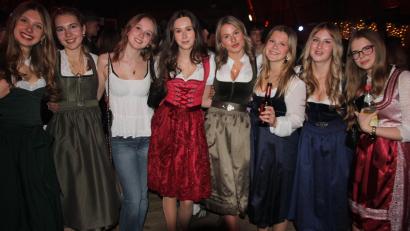 Bild: Konrad Rosner
Diese jungen Damen aus der Region waren begeistert von der Party-Stimmung in Poppenreuth.