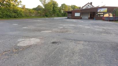 Bild: mfh
Dank einer Förderung von 60.000 Euro durch die Fraktionsinitiative rückt die Sanierung des TSV-Wanderparkplatzes endlich in realistische Nähe.