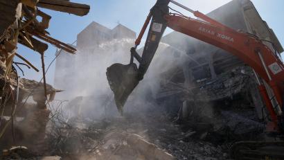 Bild: Francisco Seco/AP/dpa
Die Angriffe der USA und Israels sorgen im Iran für schwere Zerstörungen.