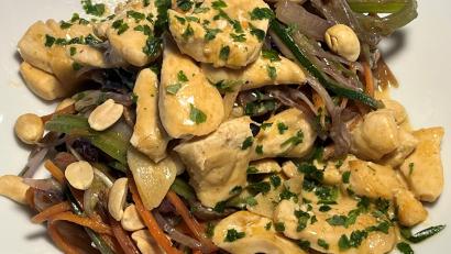 Bild: Michael Schiffer
Das Hühnchen-Kokos-Curry von Michael Schiffer mit Gemüse-Spaghetti.