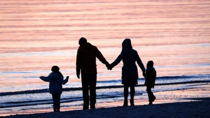 Bild: Bernd Wüstneck/dpa-Zentralbild/dpa
Zwischen dem Alter von Geschwistern liegen im Schnitt rund drei Jahre. (Symbolbild)