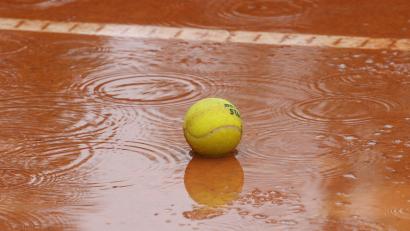 Bild: Wolfgang Kumm/dpa
Das Auftaktduell in den Billie Jean King Cup zwischen Deutschland und Portugal wurde Dienstag wegen Regens abgesagt