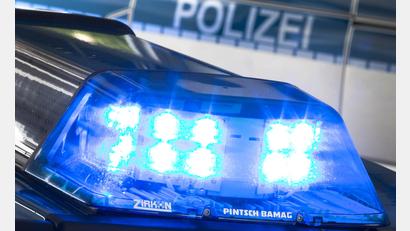 Symbolbild: Friso Gentsch
Ein Motorradfahrer wird nahe Berching im Landkreis Neumarkt beim Zusammenstoß mit einem Traktor schwer verletzt.