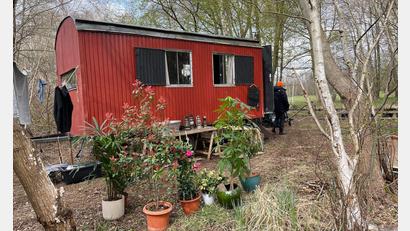 Bild: Wolfgang Esser/Stadt Lübbenau/dpa
Der Bauwagen aus der ZDF-Reihe „Spreewaldkrimi“ soll dauerhaft in der Stadt Lübbenau bleiben (Handout).