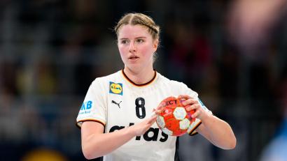 Bild: Marco Wolf/dpa
Nina Engel war beim Sieg gegen Nordmazedonien eine wichtige Stütze (Archivbild).