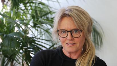 Bild: olr
Bildhauerin Hanna Regina Uber zu Gast im Podcast "Kulturkiosk". Im Gespräch geht es um ihren künstlerischen Weg, ihre Faszination für Materialien und die Frage, warum Skulpturen Räume auf ganz eigene Weise verändern.