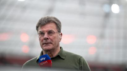 Bild: Fabian Strauch/dpa
Wolfsburg Trainer Dieter Hecking fand Aussagen von Kevin Großkreutz zum VfL „despektierlich“. (Archivbild)