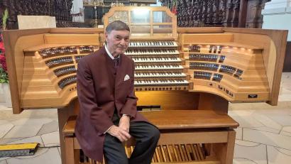 Bild: Sagstetter/exb
Professor Günther Kaunzinger spielt "Virtuose Orgelmusik durch Jahrhunderte".