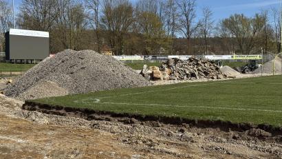 Bild: ama
Die Umbauarbeiten der Tartanbahn am Schanzl zwingen den FC Amberg zu einem Platzwechsel.