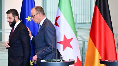 Bild: Sebastian Christoph Gollnow/dpa
Der Besuch von Syriens Übergangspräsident Al-Scharaa in Berlin stieß nicht nur bei Angehörigen syrischer Minderheiten auf Kritik. (Archivfoto)