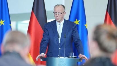 Bild: Michael Kappeler/dpa
Merz versprach: Sollten die Preise weiter steigen, werde die Regierung handeln.