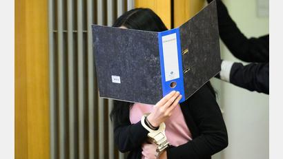 Bild: Julian Stratenschulte/dpa
Am Landgericht Braunschweig hat ein Prozess um einen versuchten Mord mit Ameisensäure begonnen.