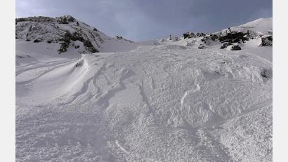 Bild: Zoom.Tirol/APA/dpa
Bei einer Abfahrt nahe einer Staumauer kam ein Deutscher in Österreich ums Leben. (Symbolfoto)
