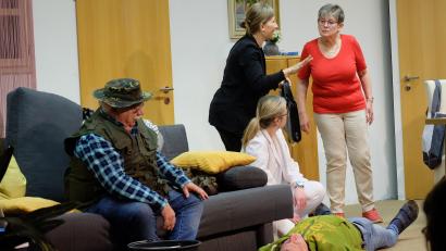 Bild: wlr
Was alles passiert, wenn die Männergrippe umgeht und für Verwirrungen sorgt, zeigte die Etzenrichter Laienspielgruppe und bescherte ihrem Publikum gute Laune und enormen Muskelkater vom Lachen.