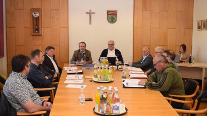 Bild: bnr
Zum letzten Mal tagten die Verbandsräte des Zweckverbandes zur Wasserversorgung der Brudersdorfer Gruppe in dieser Zusammensetzung. Im Mai findet die konstituierende Sitzung des neuen Gremiums statt.