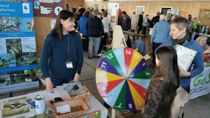 Archivbild: Portner
Viele Besucher und Attraktionen: Auch beim 4. Saatgutfestival gibt es am 15. März wieder kleine Preise zu gewinnen, wie hier am Stand des Landesbundes für Vogelschutz.