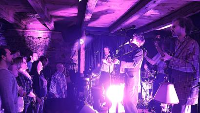 Bild: stg
Zahlreiche Instrumente standen mit auf der Bühne.